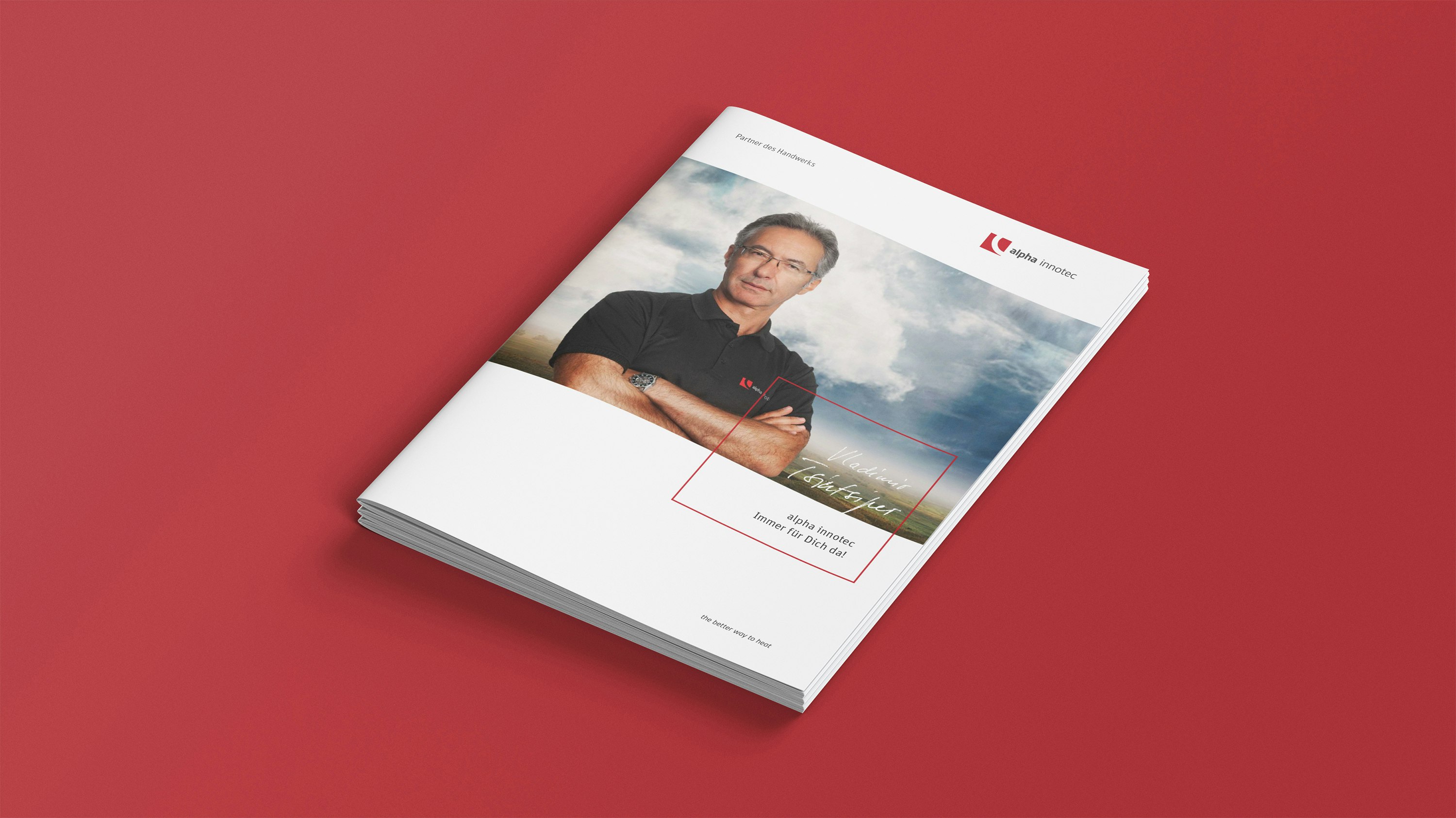 Mockup alpha innotec Kennenlernbroschüre Titel
