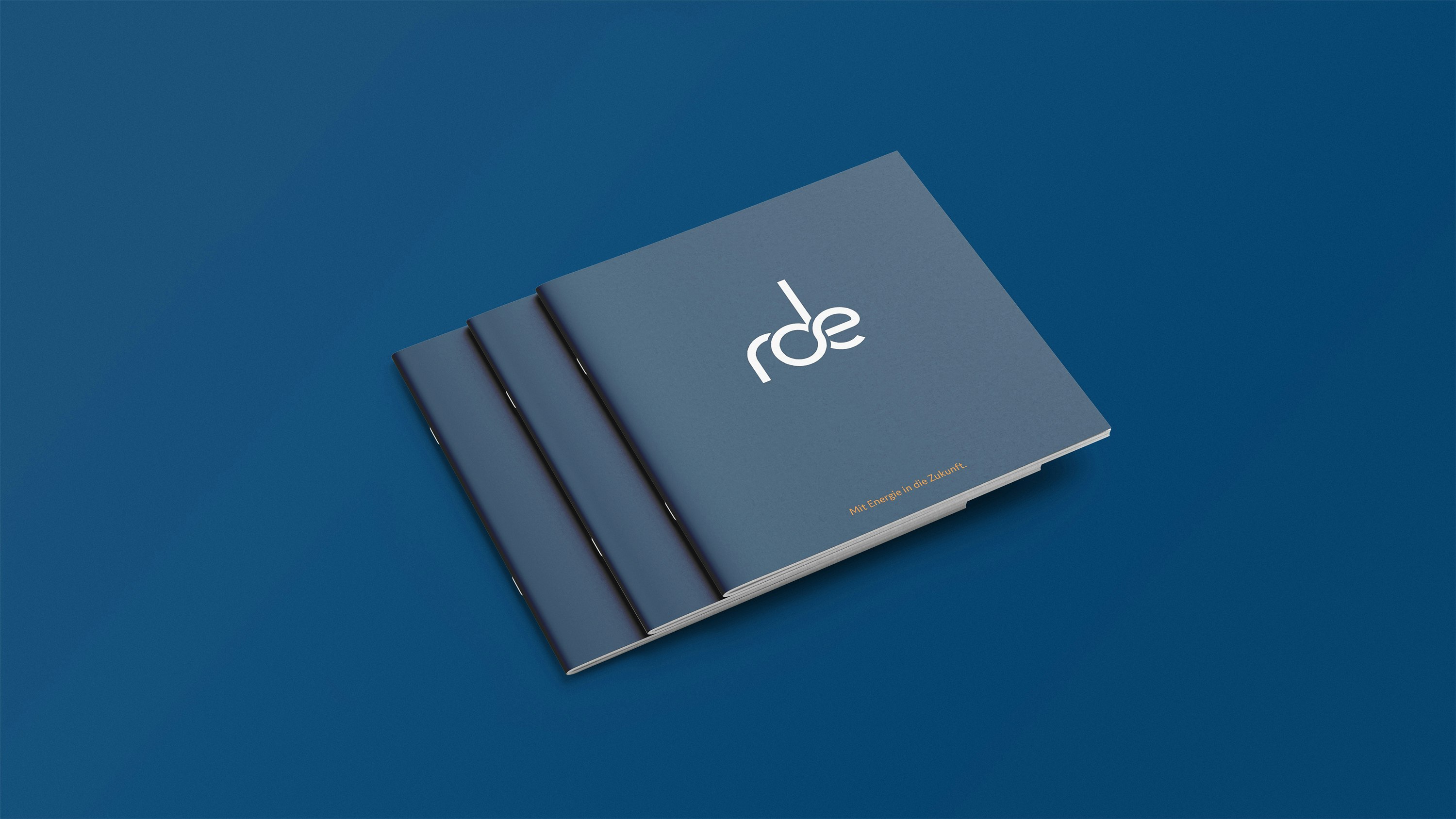 Mockup rde Imagebroschüre Titel